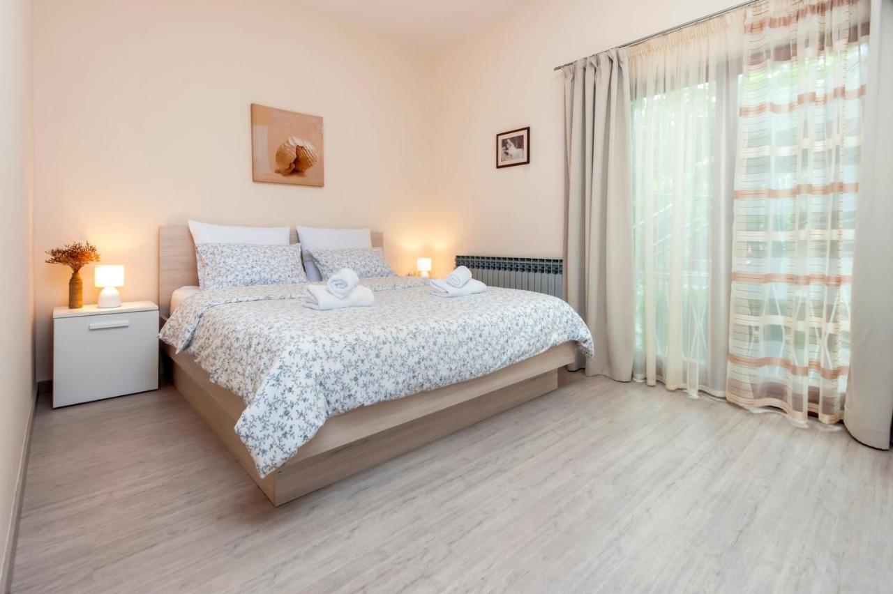 Apartments Sandra Rovinj Exterior foto