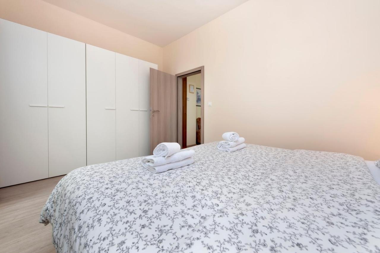 Apartments Sandra Rovinj Exterior foto