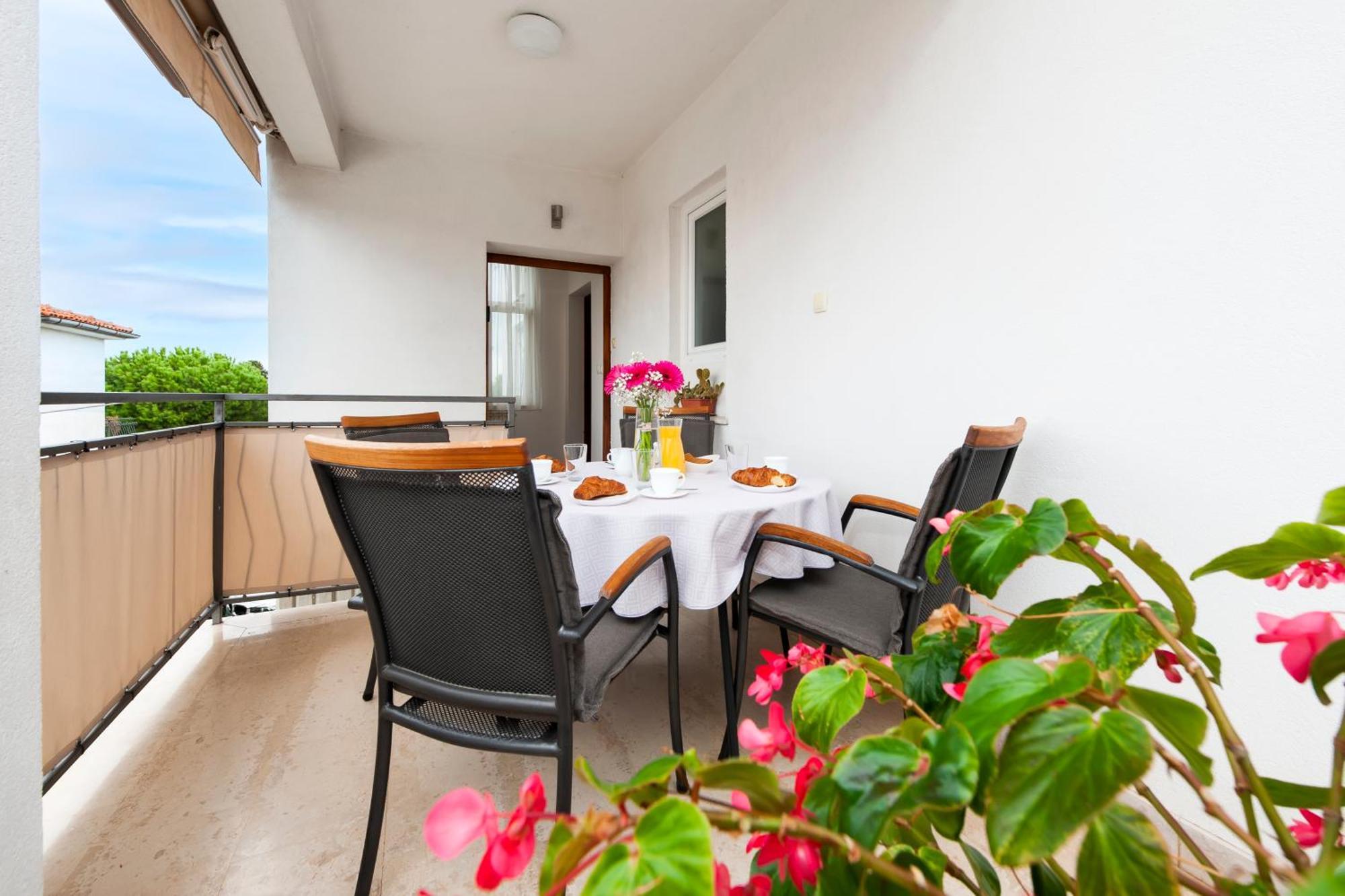 Apartments Sandra Rovinj Exterior foto
