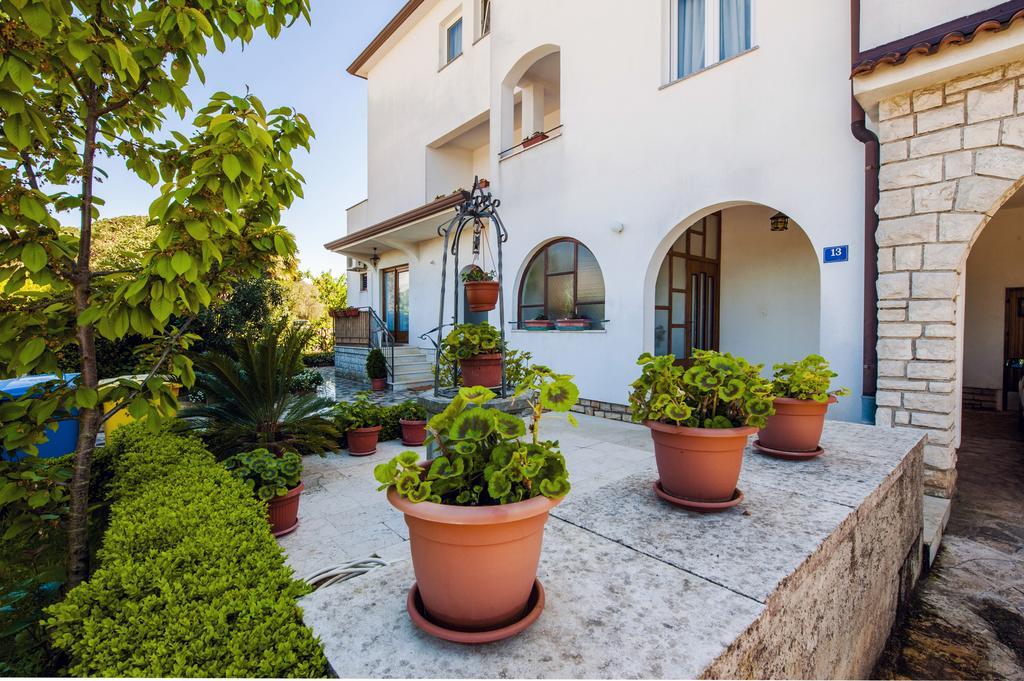 Apartments Sandra Rovinj Exterior foto